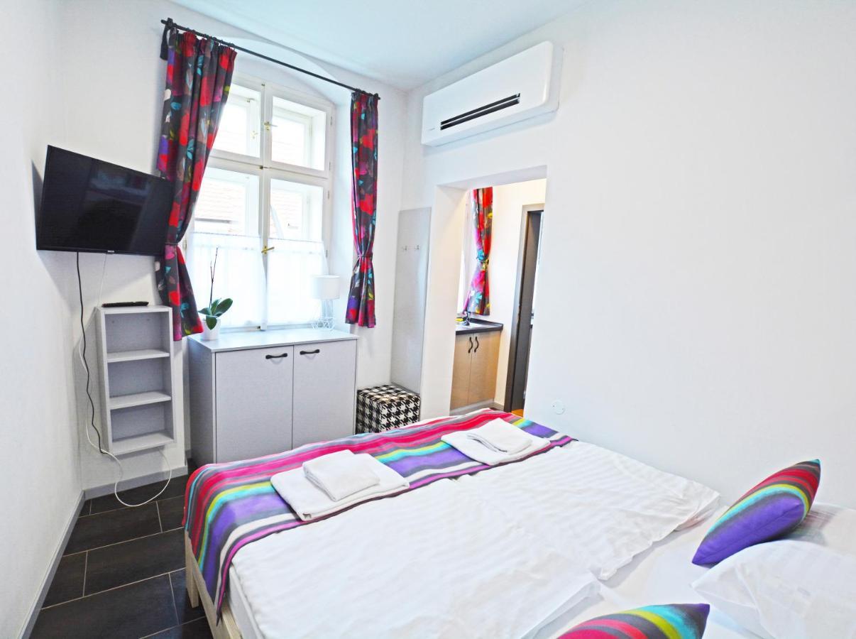 Historic Centre Apart Otel Prag