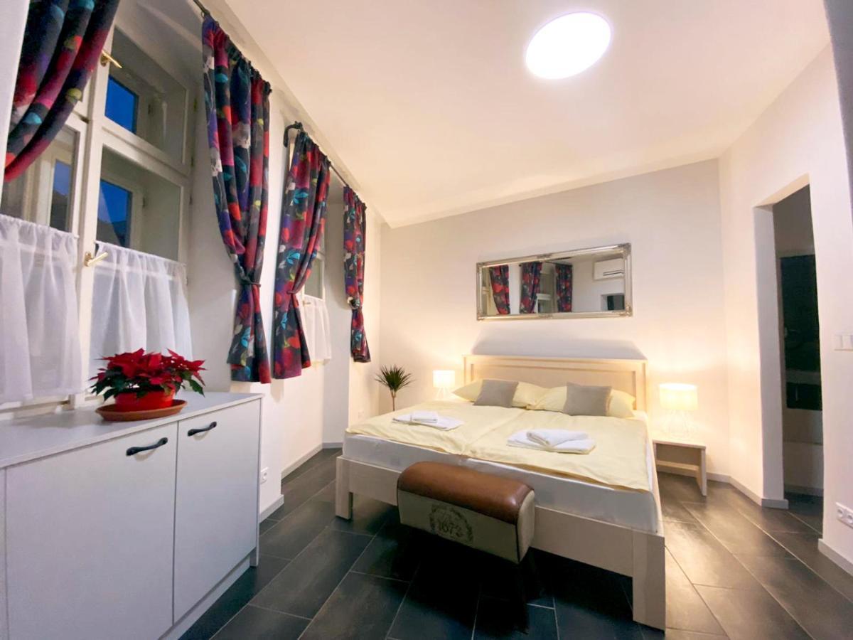 Historic Centre Apart Otel *